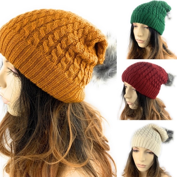 Slouch Beanie With Pom Burgundy - Picture 4 of 6